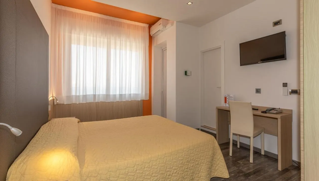 Hotel Villa Gioiosa Lido di Jesolo 3*,  Italien